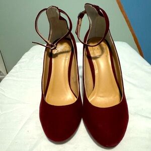 Cute Suede Wine color heels